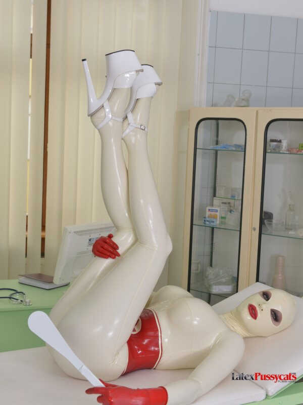 Big Boobed Latex Lucy Makes Her Own Fantasy Come True - Latex Lucy