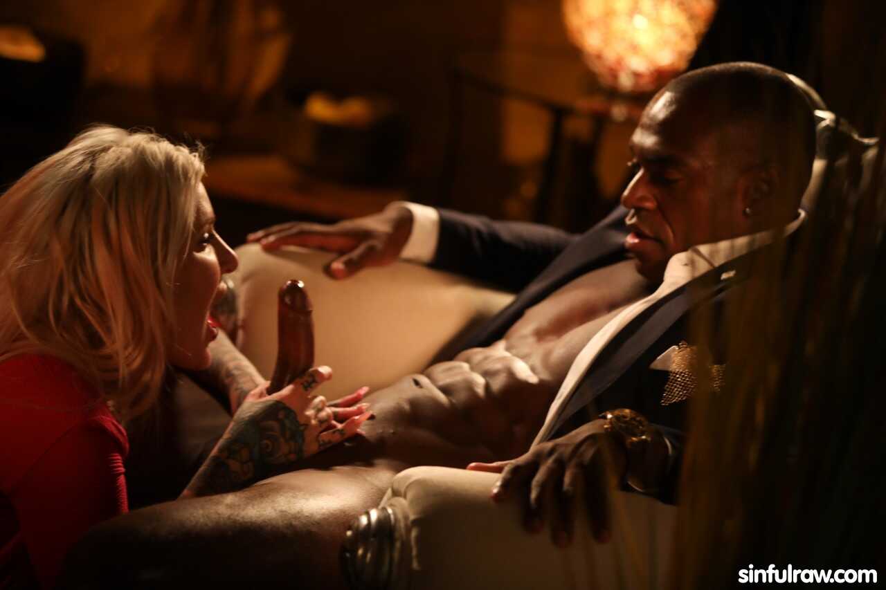 Alexxa Vice's British Nympho Head Hunting: BBC Cocksucking & Fucking While Her Cuckold Watches - Aaron Rock, Alex...