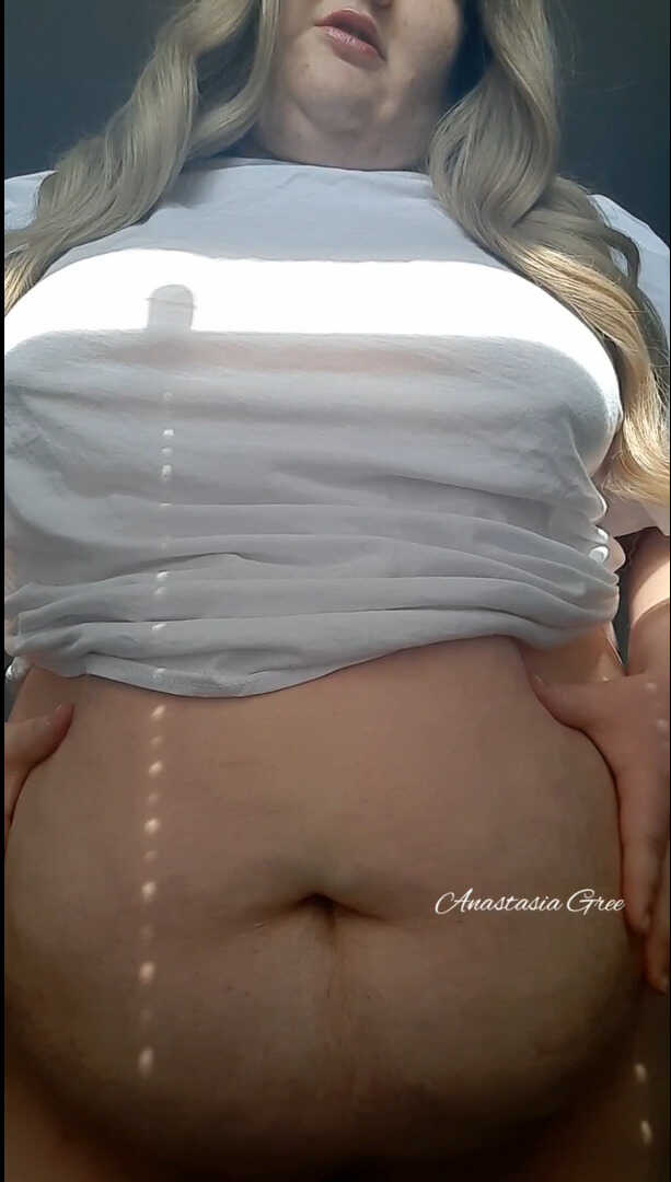 Fat blonde mature Anastasia Gree sucks on her big saggy tits while spreading her wide hips - Anastasia Gree