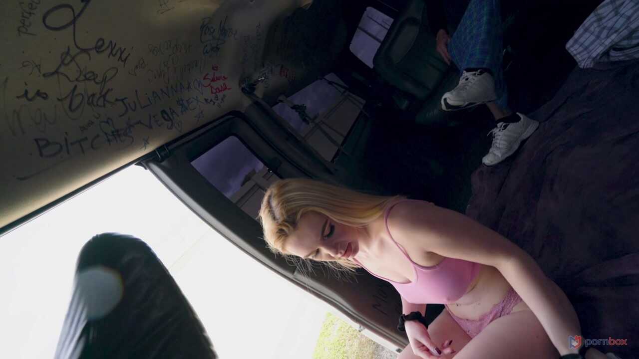 Layla's Roadside Adventure Blonde Hitchhiker Gets Fucked by Stranger in the Woods - Layla Belle