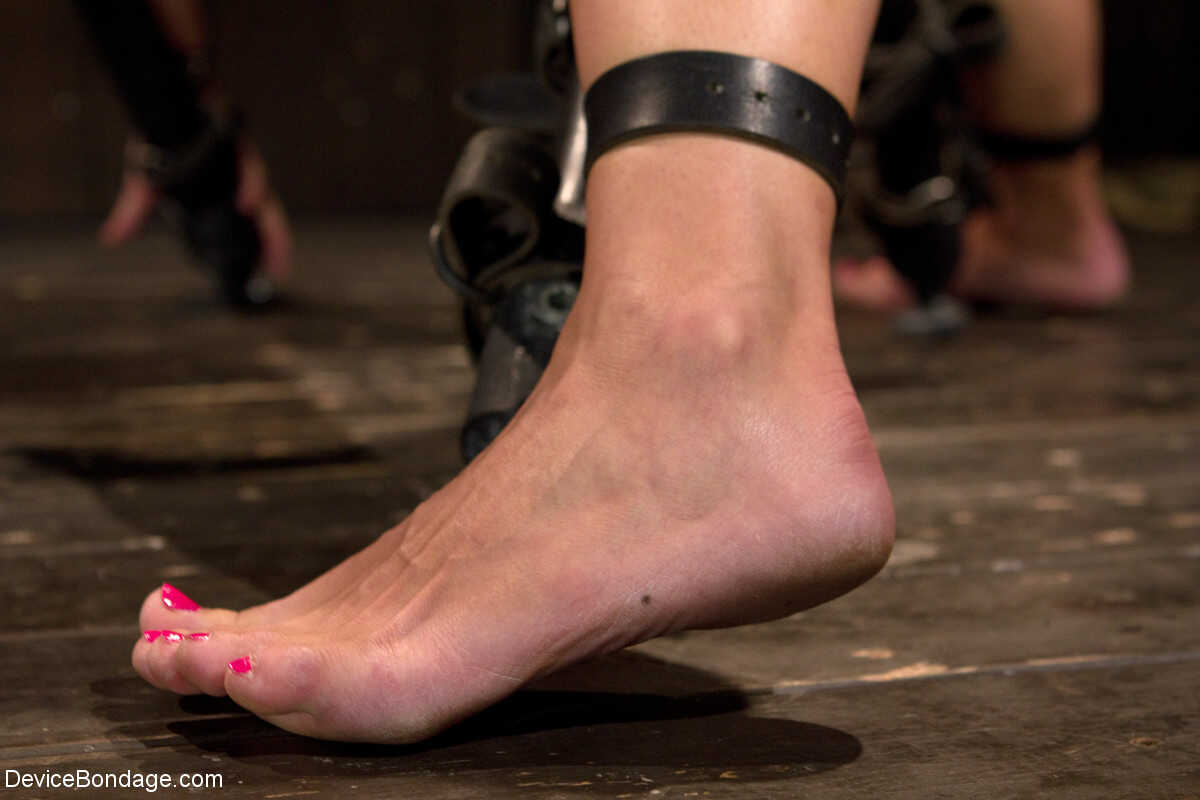 Tia Ling's Device Bondage Adventures: Asian BDSM Queen Surrendered to the Pleasure of Pain and Restraint - Tia Ling