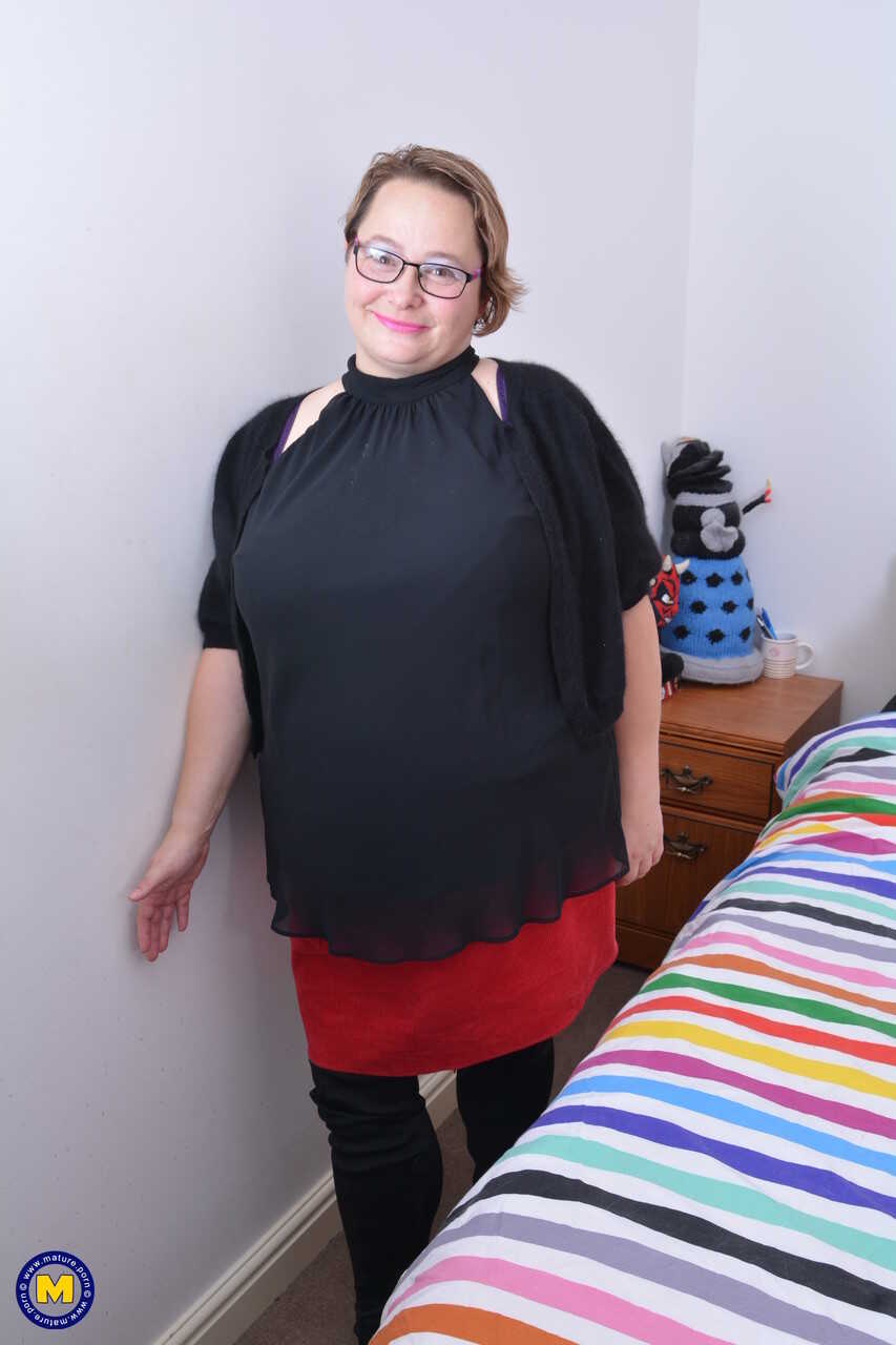 Mature Netty's Eyeglasses Adventure: Playing with Her Big Saggy Tits and Toys Herself - Netty