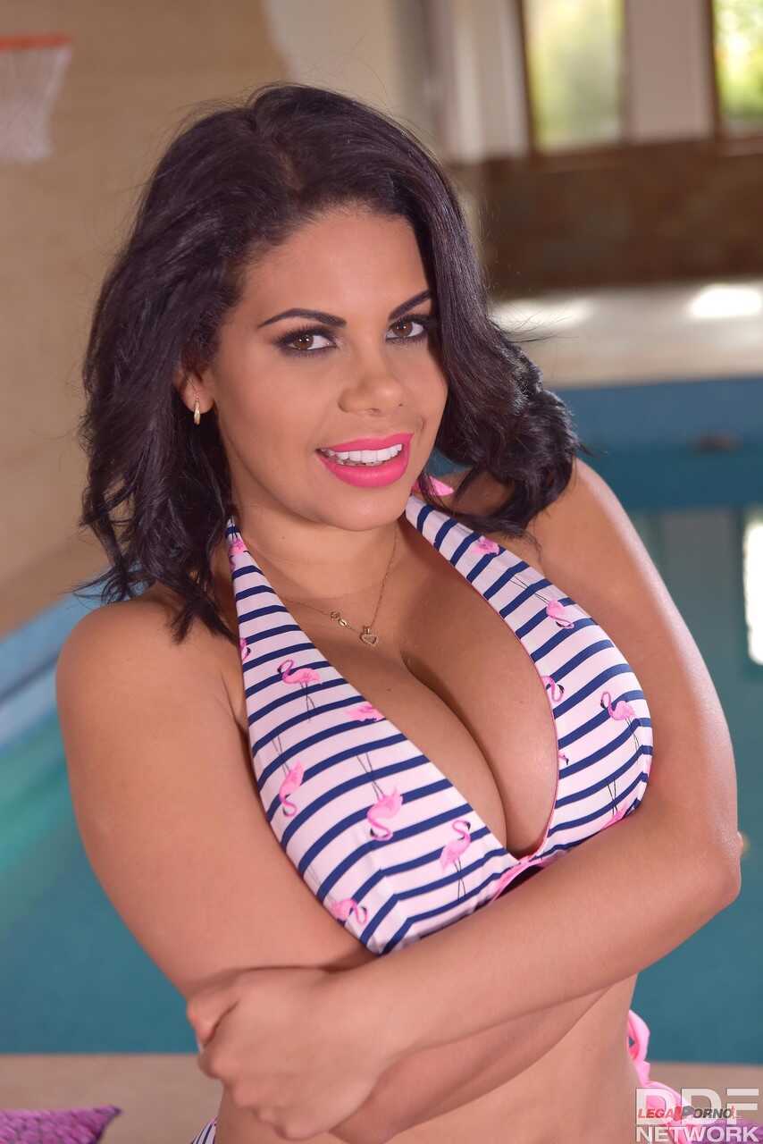 DDF Curvy Kesha Ortega Takes a Dip in Her Big Tits and Ass