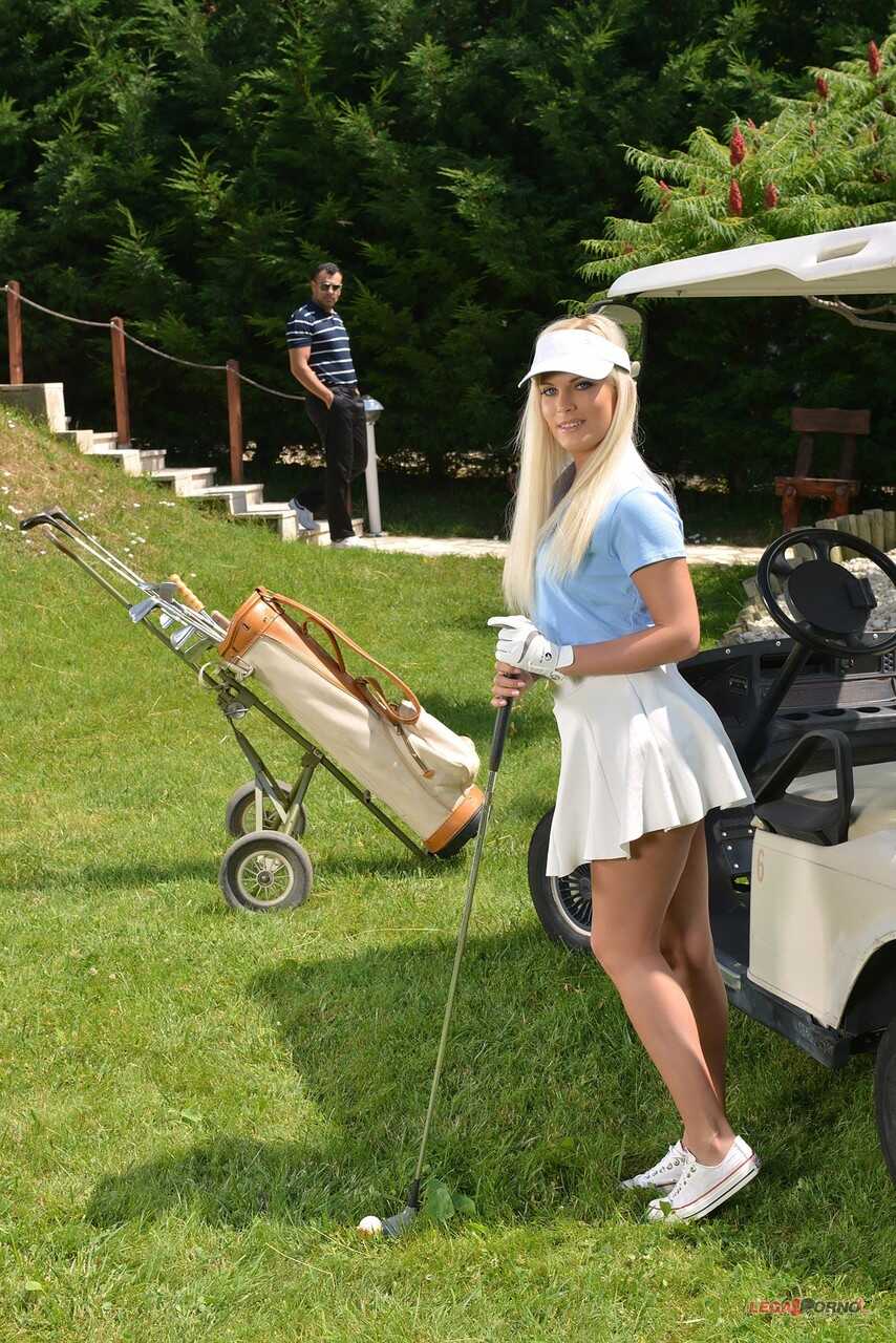 Blonde Bombshell Candice Licks Her Golf Instructor's Cock in the Great Outdoors - Candee Licious