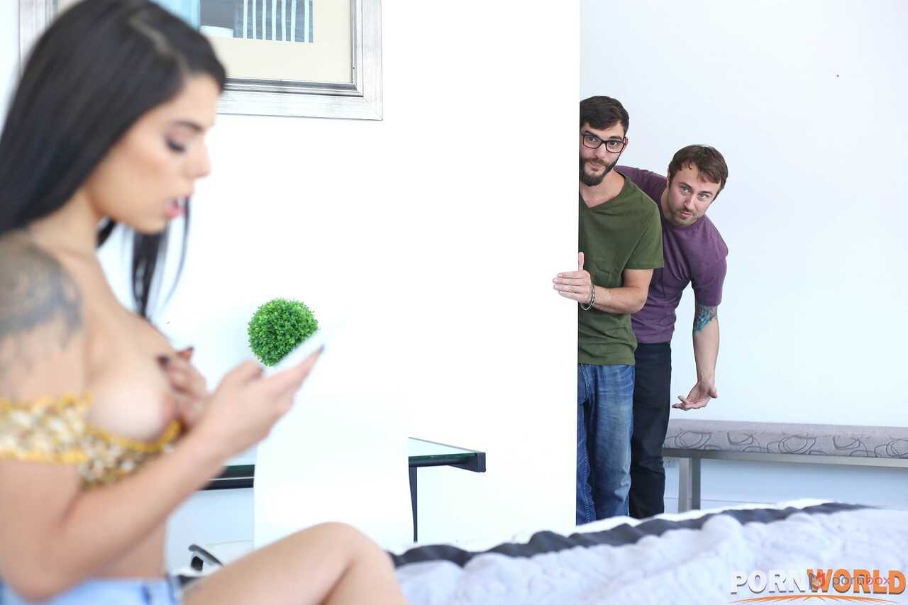 Porn World Gina Valentina and Logan Long's Double Handjob Brazilian Pussy Teen Threesome - Gina Valentina, Logan Long