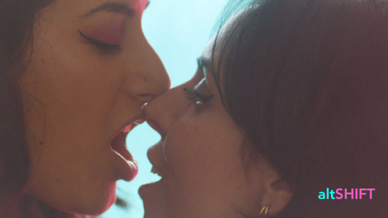 Lesbian Amateurs Kali Sudhra's Hair Pulling, Pussy Toying & Strapon Sex Action - Kali Sudhra