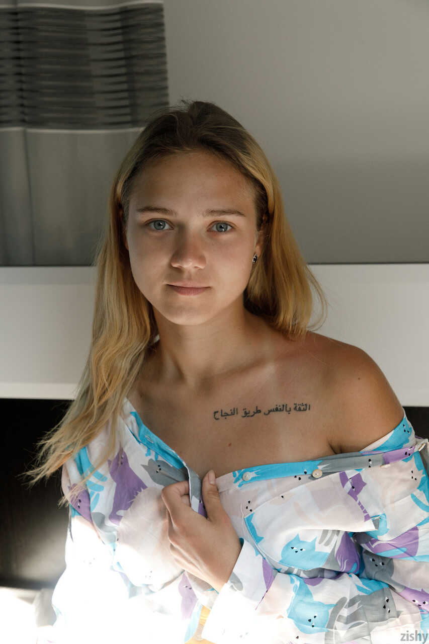 Zishy's Clara Mabee: The Hottest Nude Girl Online - Clara Mabee