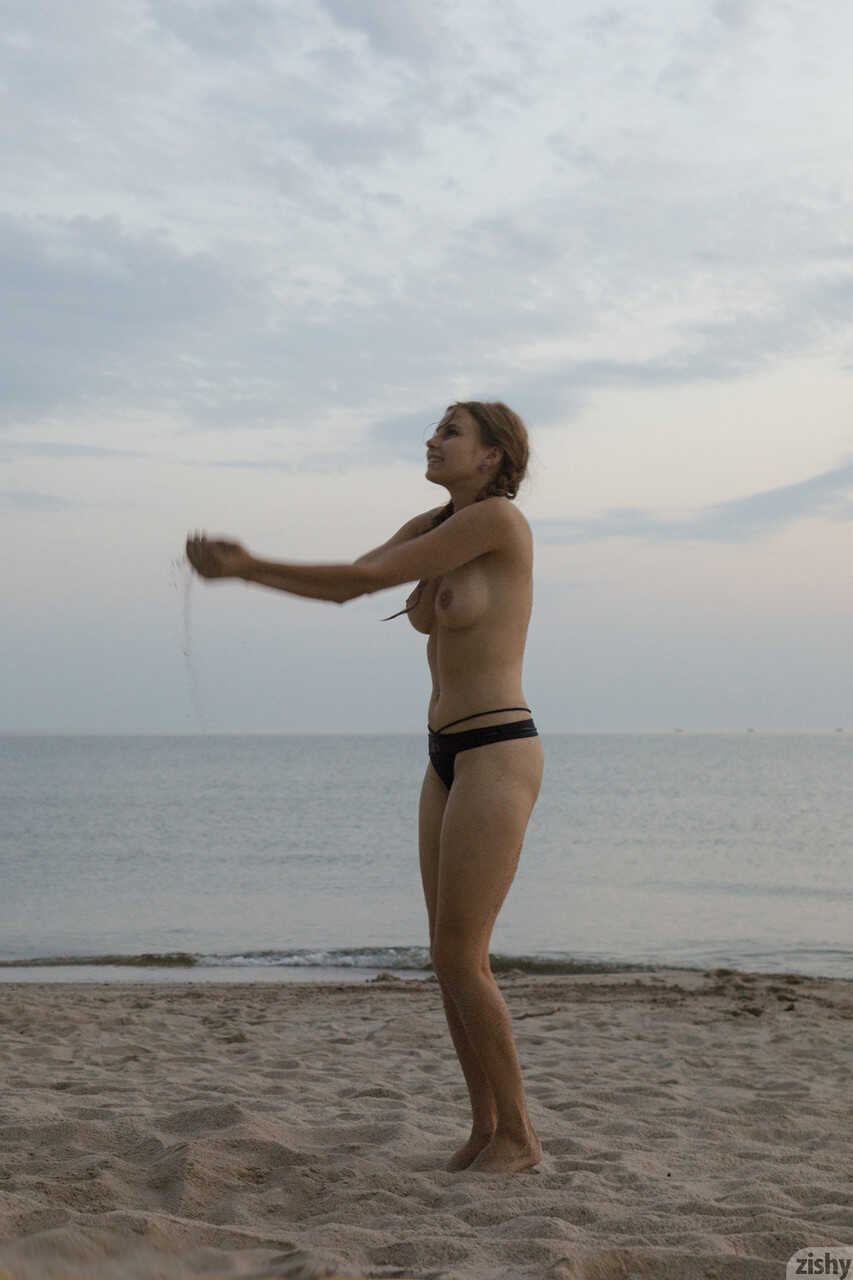 Ulyana Orsk's Amateur Adventure: Hot Naked Girl Strips and Shows off Her Body on a Sandy Beach - Ulyana Orsk
