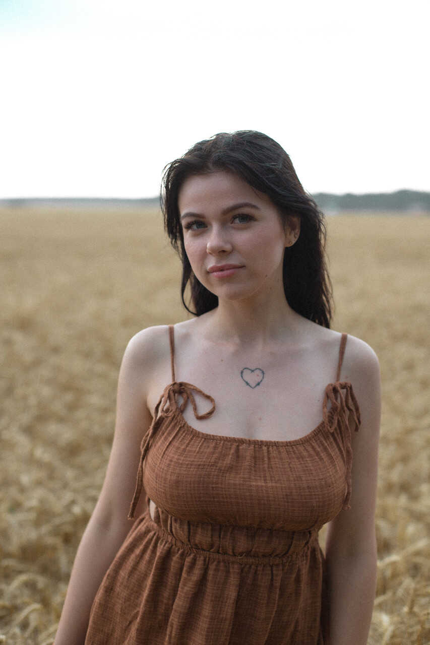 The Wheaty Nipple Banger: Lyalya's Amateur Boob Massage in the Field of Dreams - 