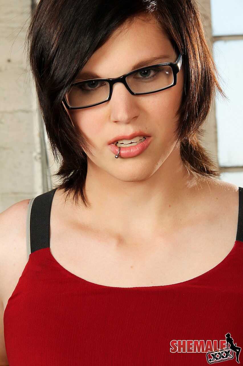 TGirls Thrash: Tara Jo Lee's Double Penetration - Tara Jo Lee