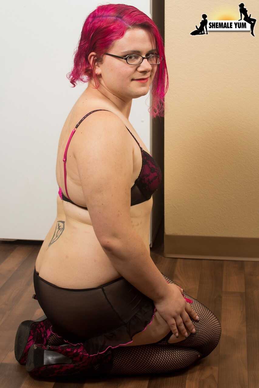 Grooby Girls Vex Love: A Fat Shemale's Small Penis Surprise for Chubby Shemales with Tiny Dicks - Vex Love