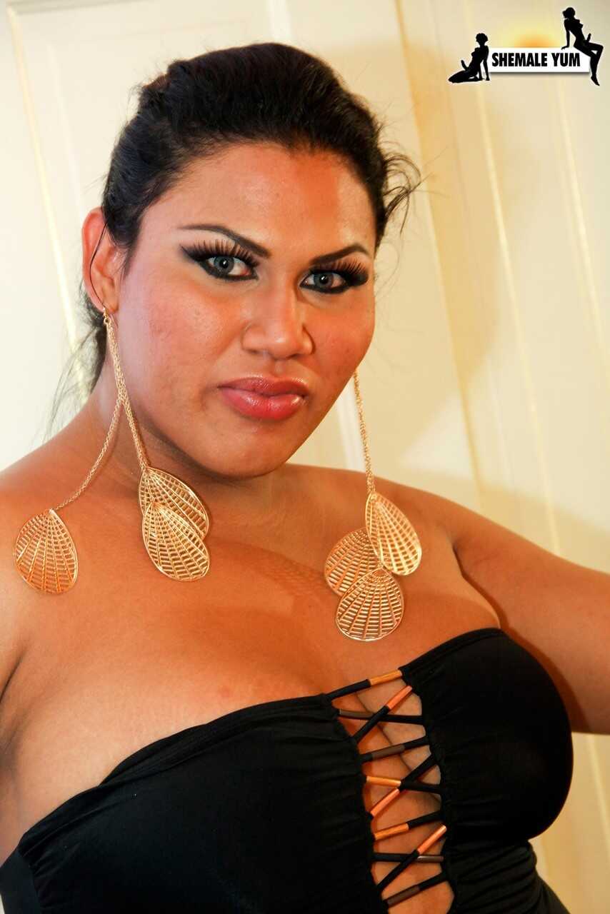 Curvaceous Adora: A Big-Boned Latin Transwoman's Solo Cum Session - ADORA