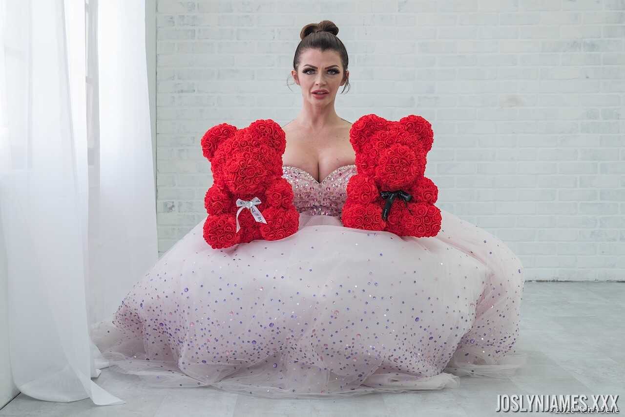 Busty MILF Joslyn James unties her wedding dress to reveal her massive cleavage - Joslyn James