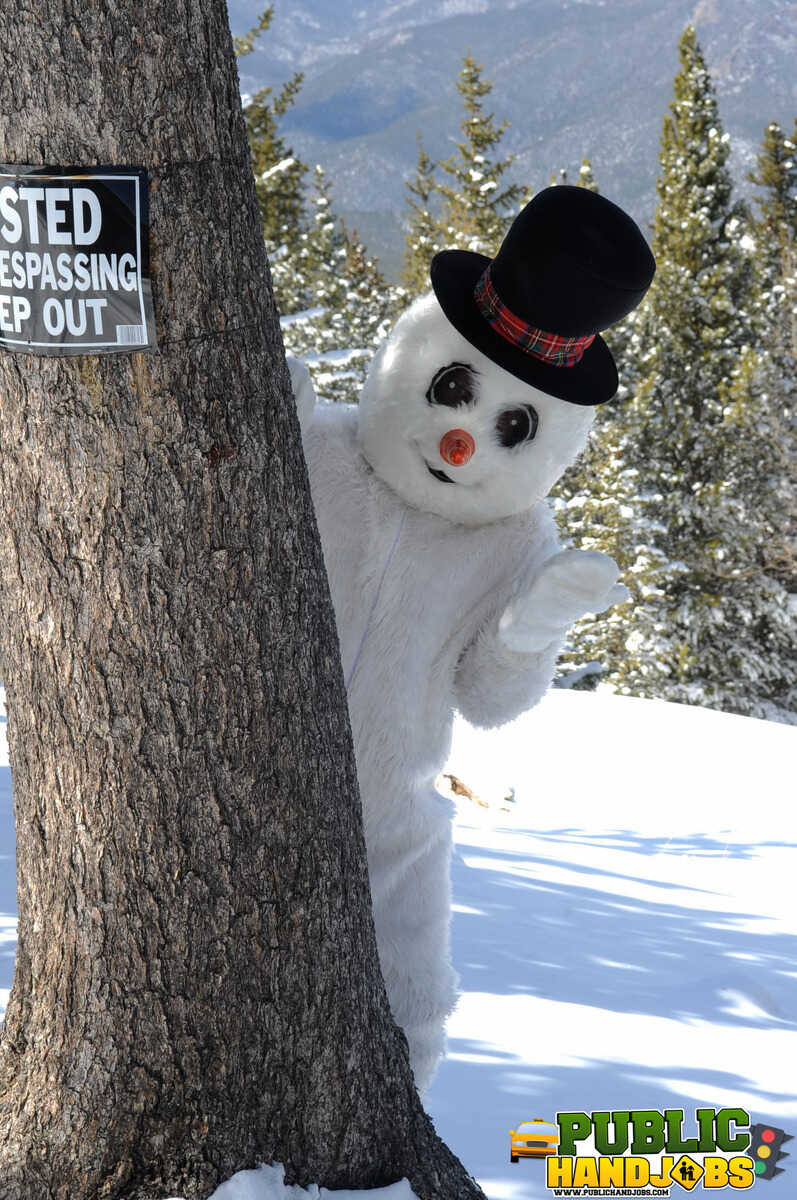 Brandi de Lafey's Naughty Redhead Exhibition: A CFNM Handjob for a Snowman in the Woods - Brandi de Lafey