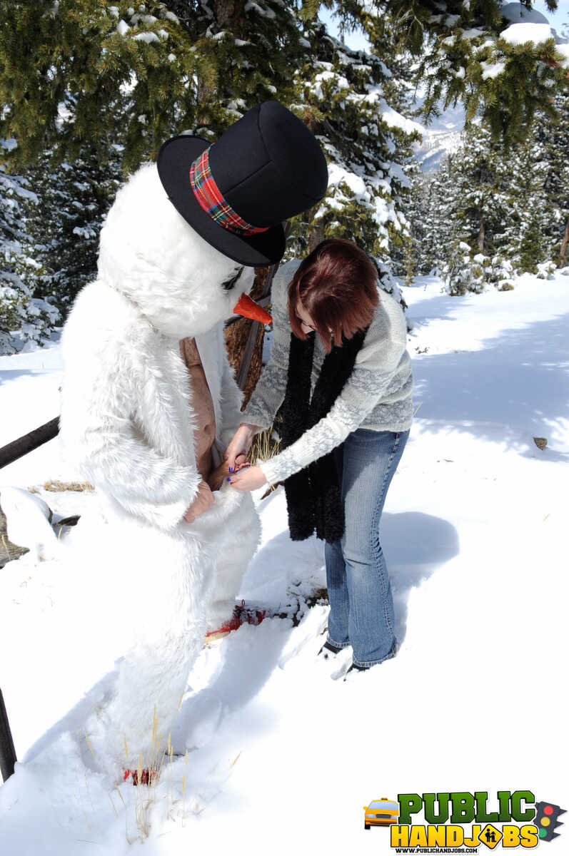 Brandi de Lafey's Naughty Redhead Exhibition: A CFNM Handjob for a Snowman in the Woods - Brandi de Lafey