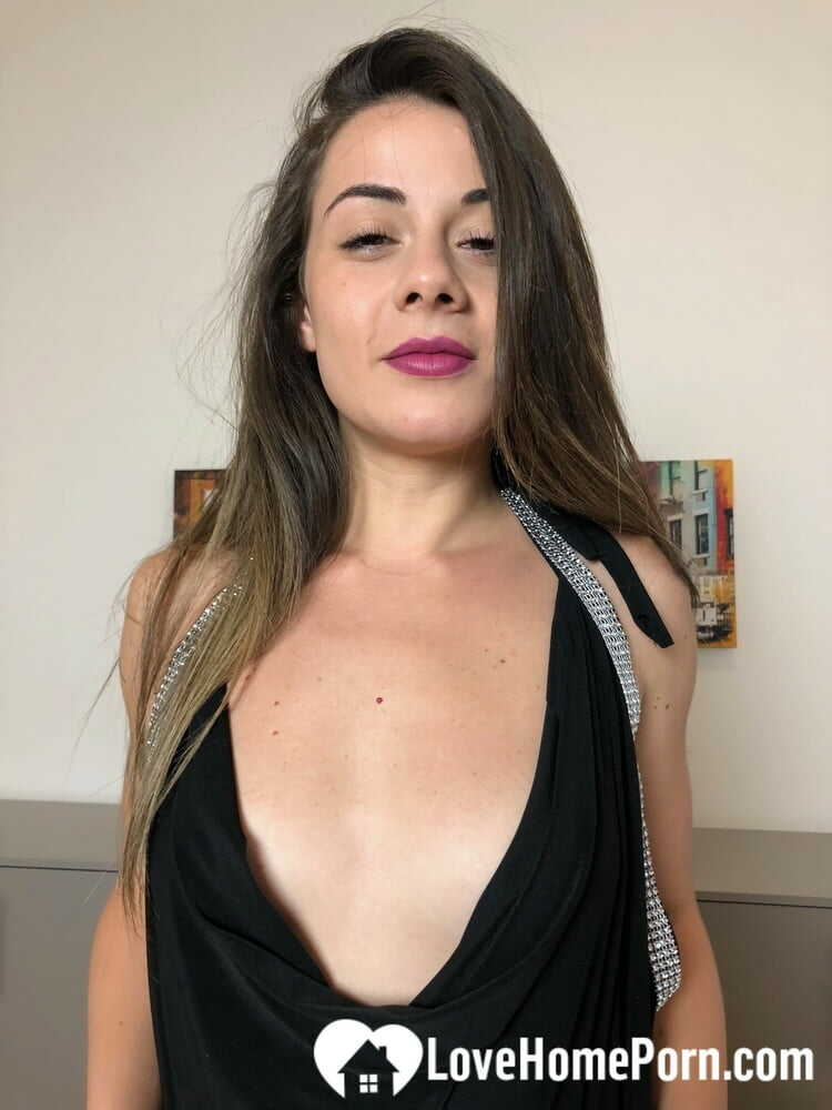 Small-breasted amateur honey gets fucked hard while showing off her amazing ass in stockings - Giorgia Roma