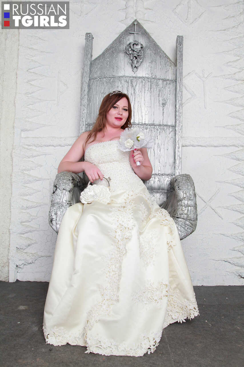 Lusty Russian Zena's Curvy Body: A BBW Shemale Touches Herself in her Thick Dress - Zena