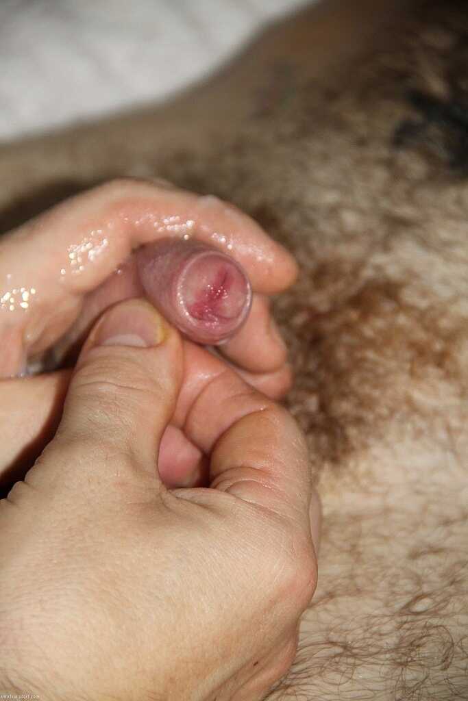 Jersey Holes in the Wall: A Dirty Blowjob Session with Hairy Amateurs Sam and Holepunch Meat - 
