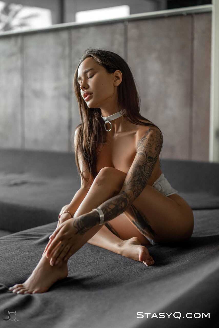 The Naughty and Sexy Camilla Strips Down to Show Off Her Tattooed Body and Thigh Gap for the Camera! - Camilla