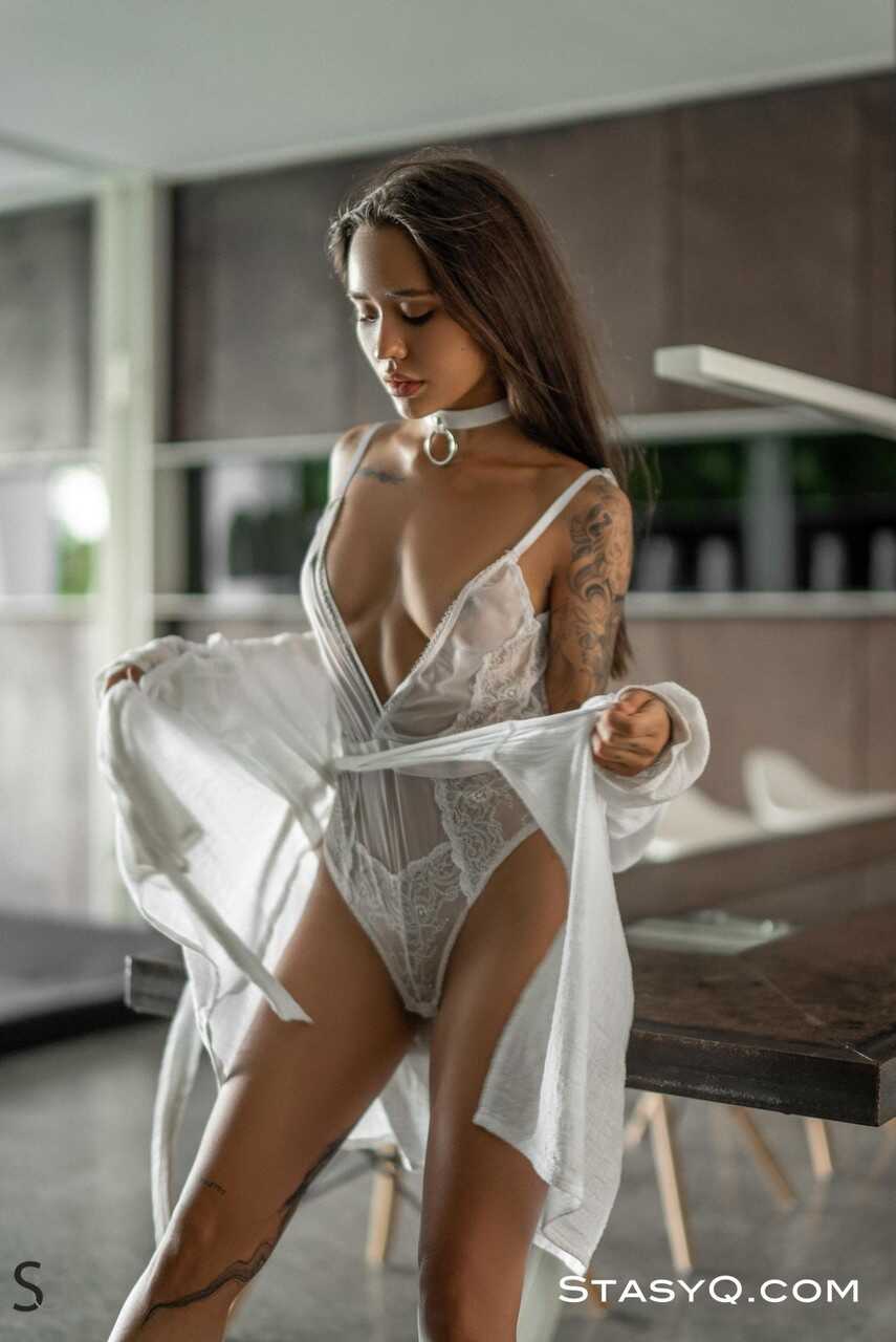 The Naughty and Sexy Camilla Strips Down to Show Off Her Tattooed Body and Thigh Gap for the Camera! - Camilla