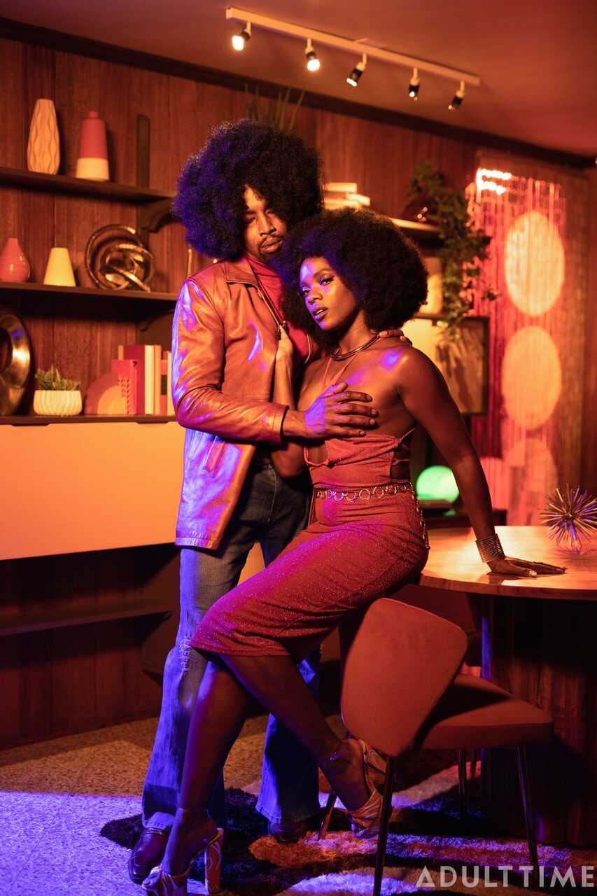 Banging the Black Beauty Ana Foxxx in a Vintage Threesome with Isiah Maxwell - Ana Foxxx, Isiah Maxwell