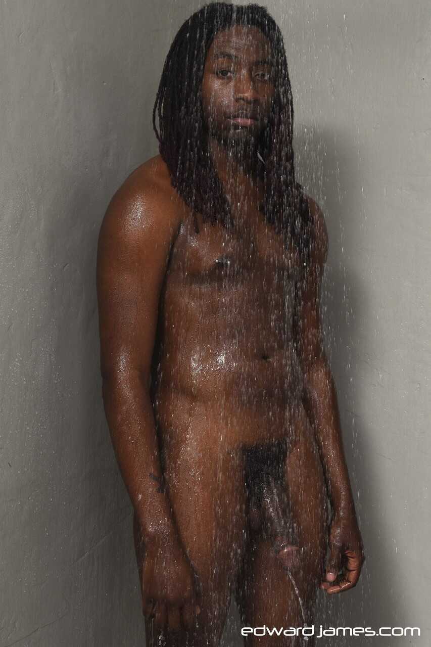 The Hung Black Studs of Savage Moore and Unasti's Gay Threesome in the Shower - 