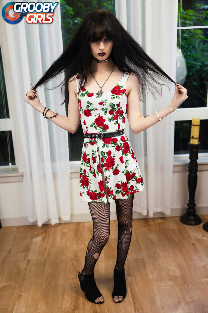 Grooby Girls Spite: Shemale Sissy's Big Cock Makes Her Transsexual Perfection Look Hot! - Spite