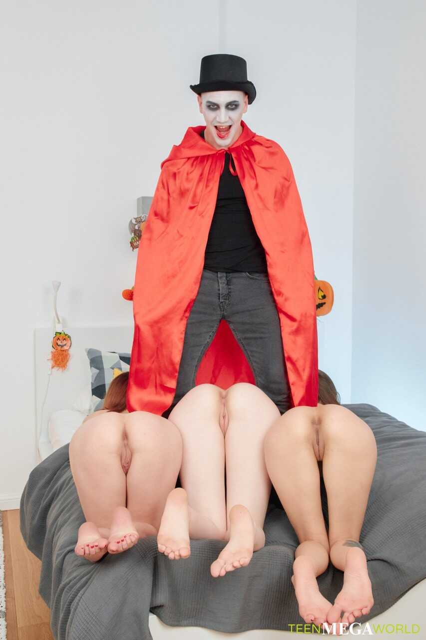 Sexy Babes Sucking and Licking Cum A Halloween Foursome with a VampireFeaturing: Altera Pars, Kira Viburn, Nansy Small, St...