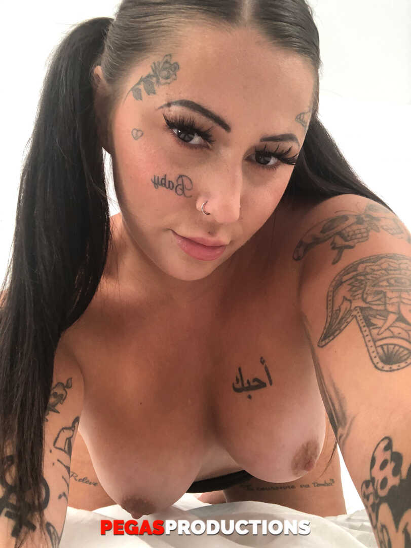 Brunette Bombshell's Naughty Body Exposed BBW Tattoo Selfie