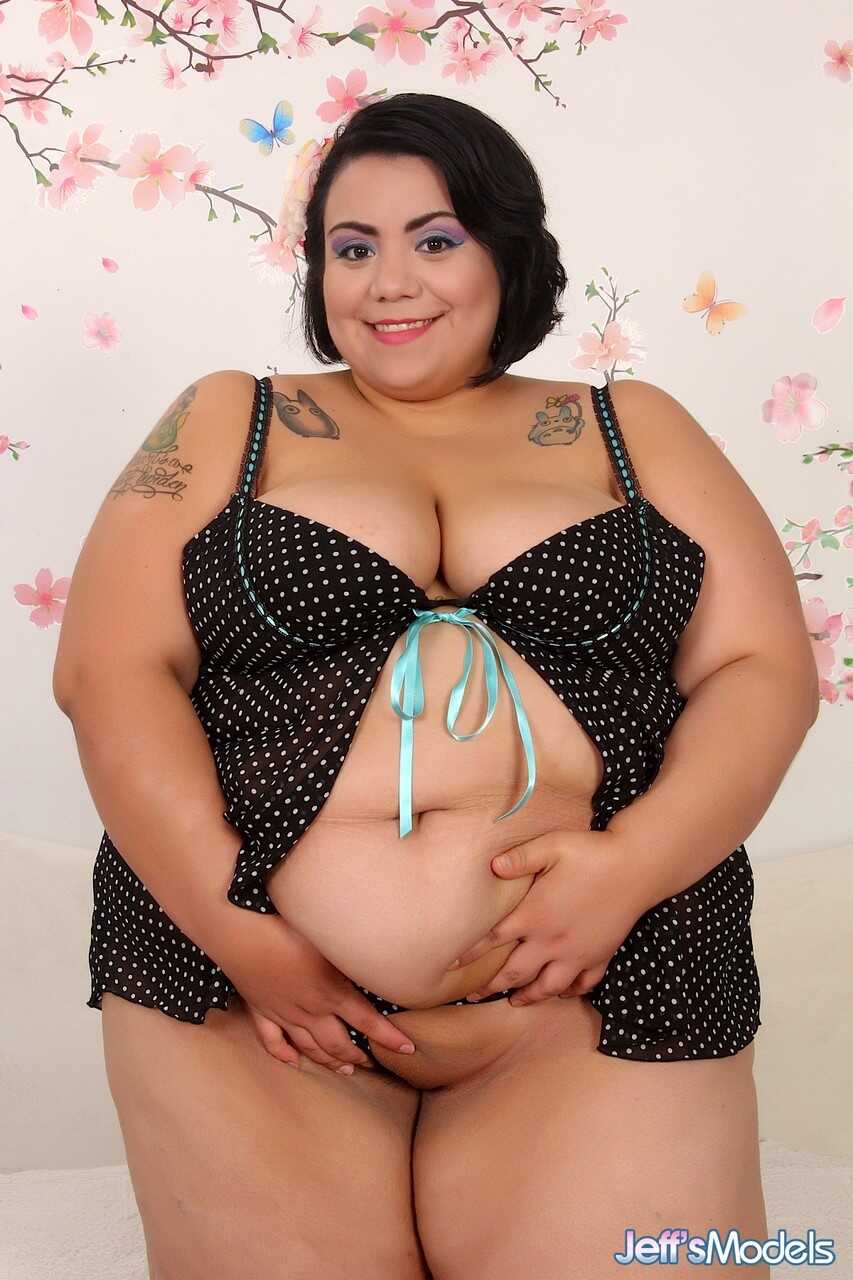 Lonely Mia Riley: A Fat, Chubby White Girl Strips, Shows Her Big Tits And Fucks A Toy - Mia Riley
