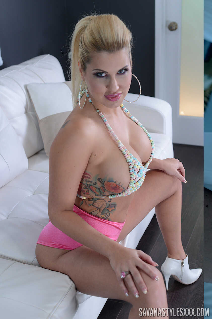 Curvaceous Savana Styles Reveals Her Huge Bosom & Fake Ass Before Toying - Savana Styles