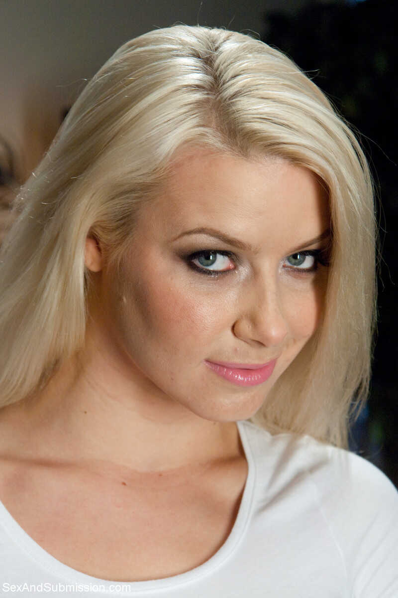 Hot blonde American Anikka Albrite strips off her sexy body on a couch while showing off her perfect ass and milf pussy. -...