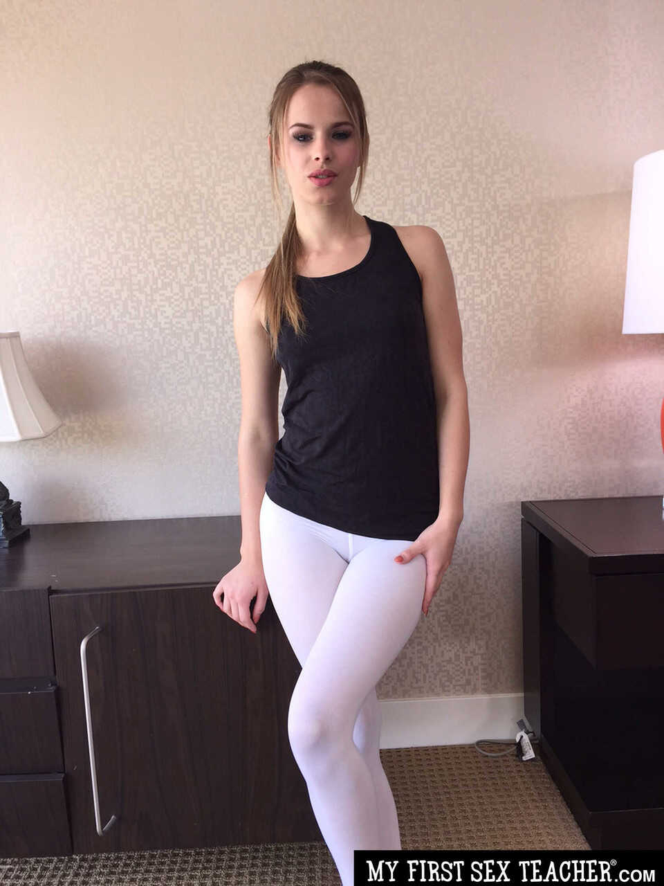 Sexy American teen Jillian Janson strips down for a hot MILF and her sexy co-stars! - Jillian Janson, Julia Ann, Moe Johnson