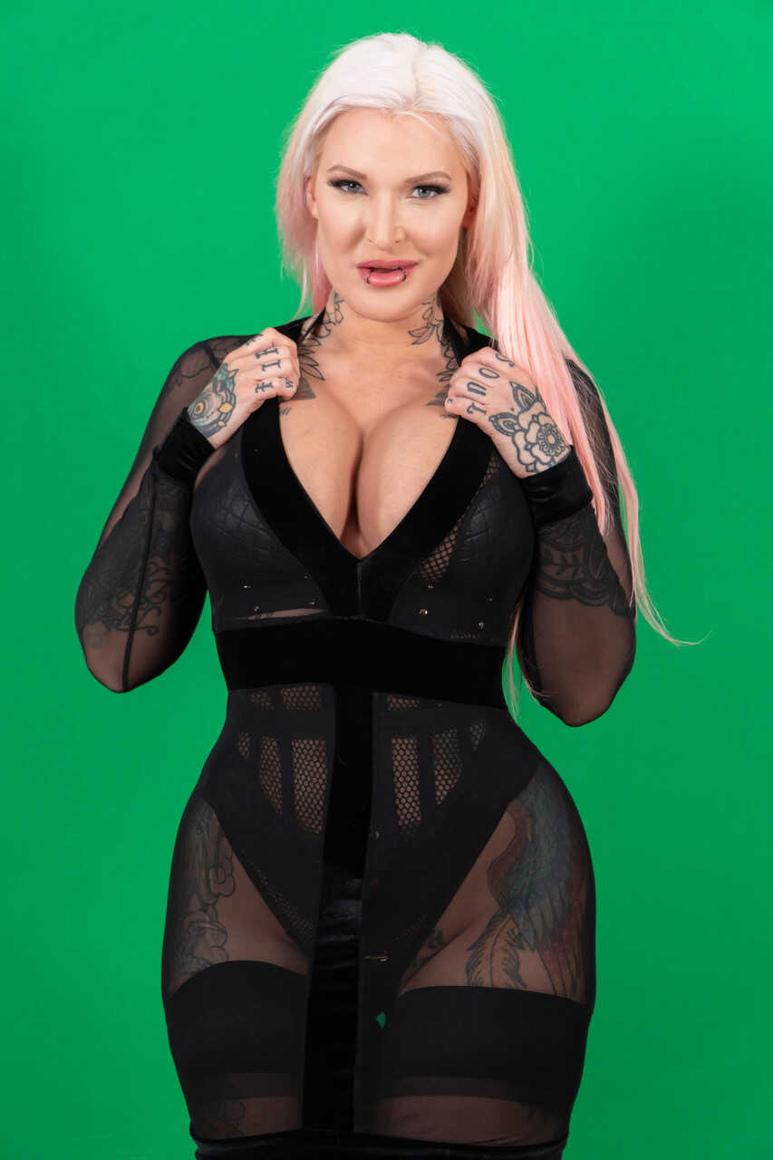 Alexxa Vice Gets Pounded and Facialized by Vince Karter After Revealing Her Curvaceous Body - Alexxa Vice, Vince Karter