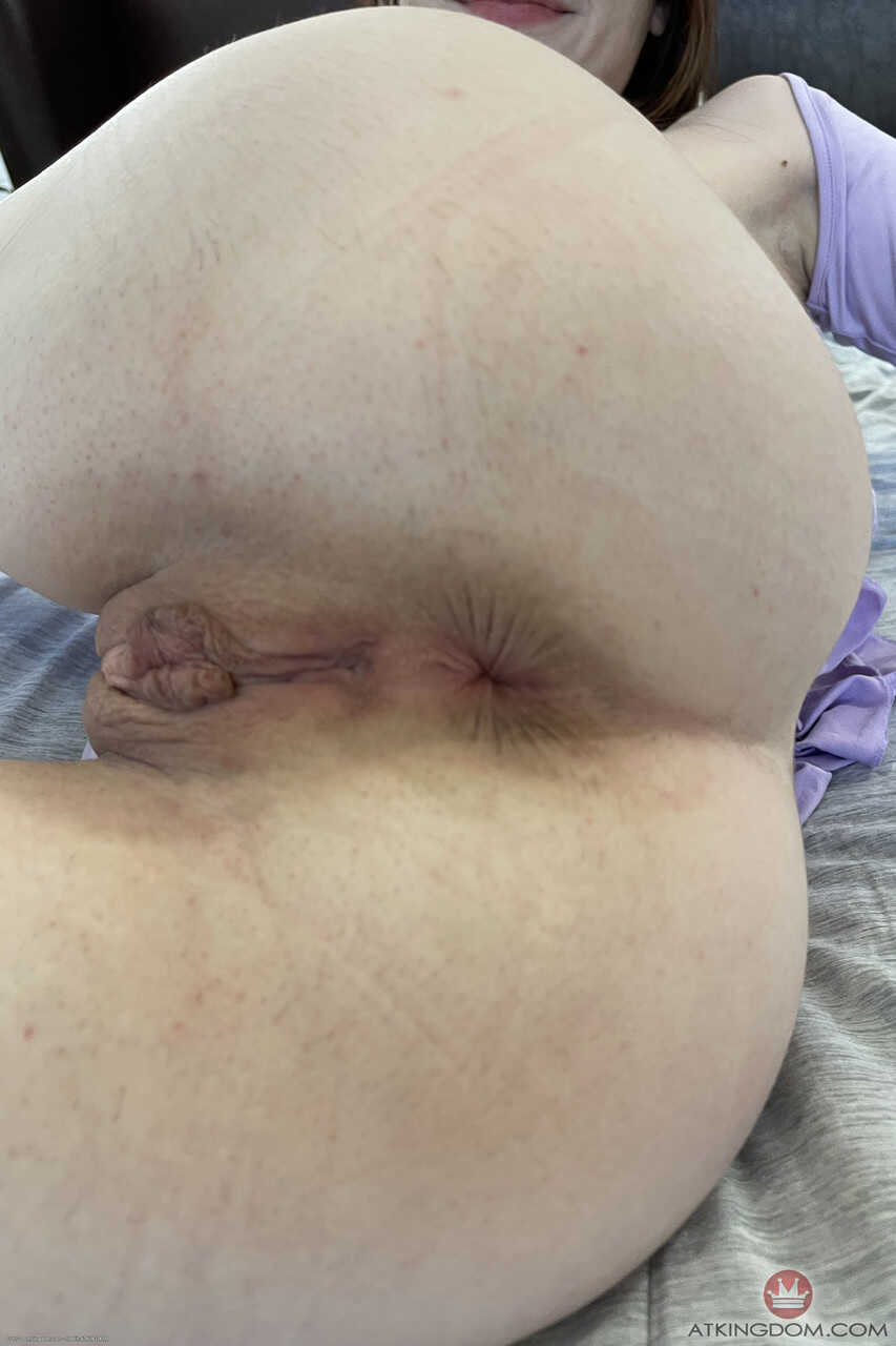 Reese's Big Ass Exposed: Amateur Honey Shows Off Her Skinny Body for the First Time - Reese Robbins