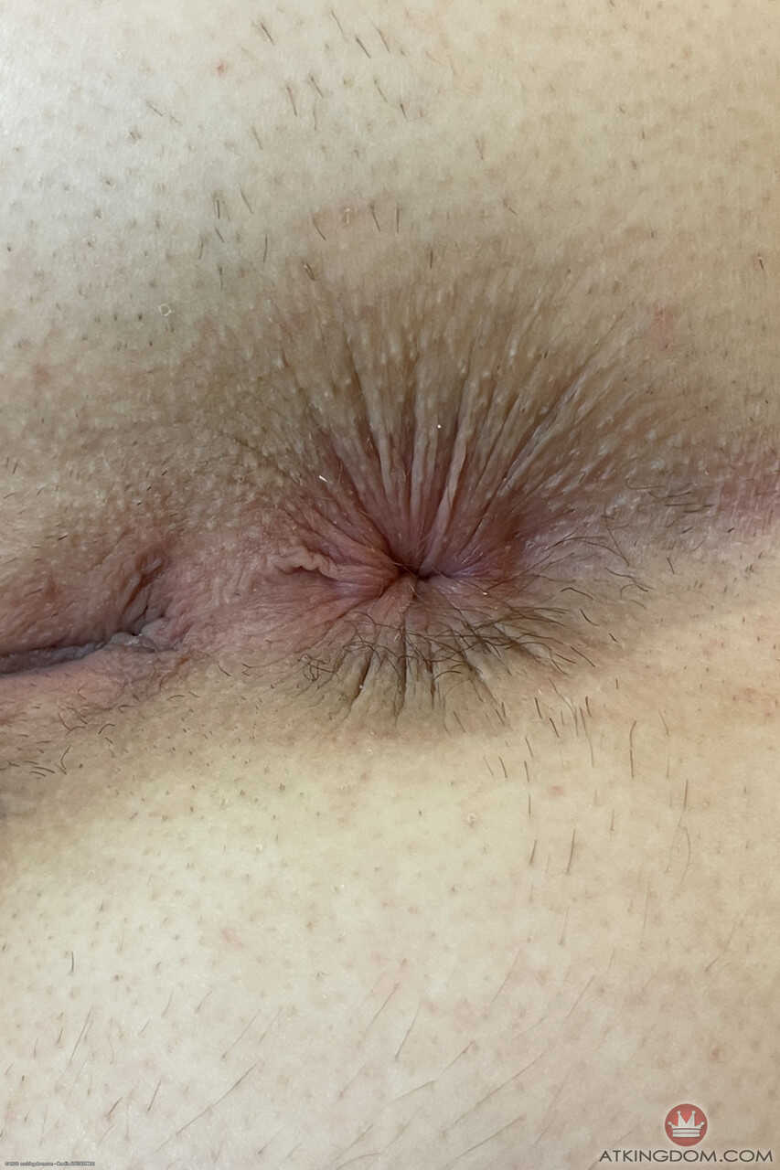 Reese's Big Ass Exposed: Amateur Honey Shows Off Her Skinny Body for the First Time - Reese Robbins