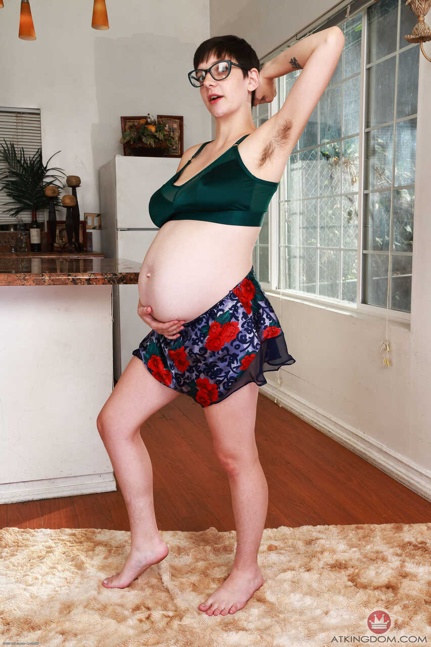 Pregnant Wookie Princess shows off her hairy nerd pussy and big hanging tits! - Wookie Princess