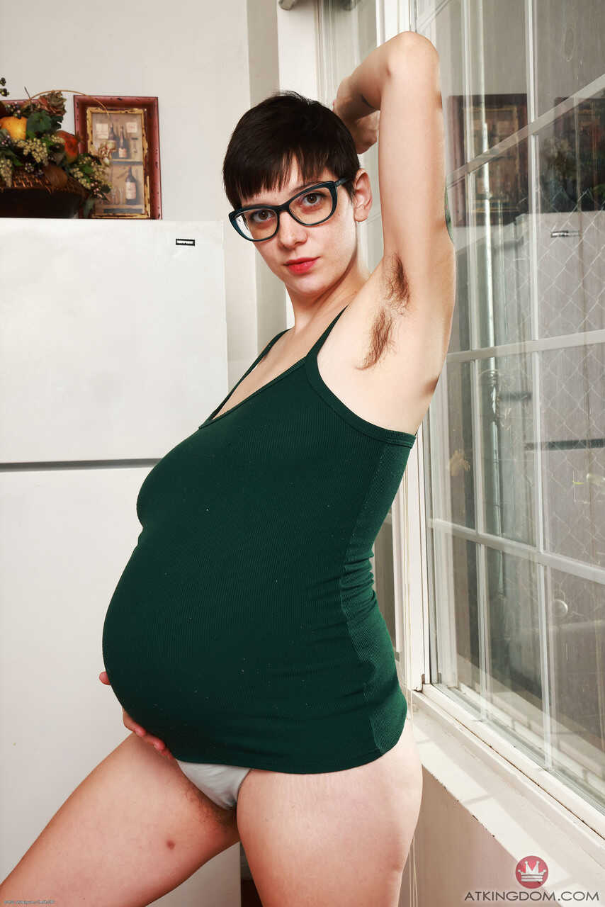 Naughty pregnant Wookie Princess spreads her very hairy pussy up close and personal! - Wookie Princess
