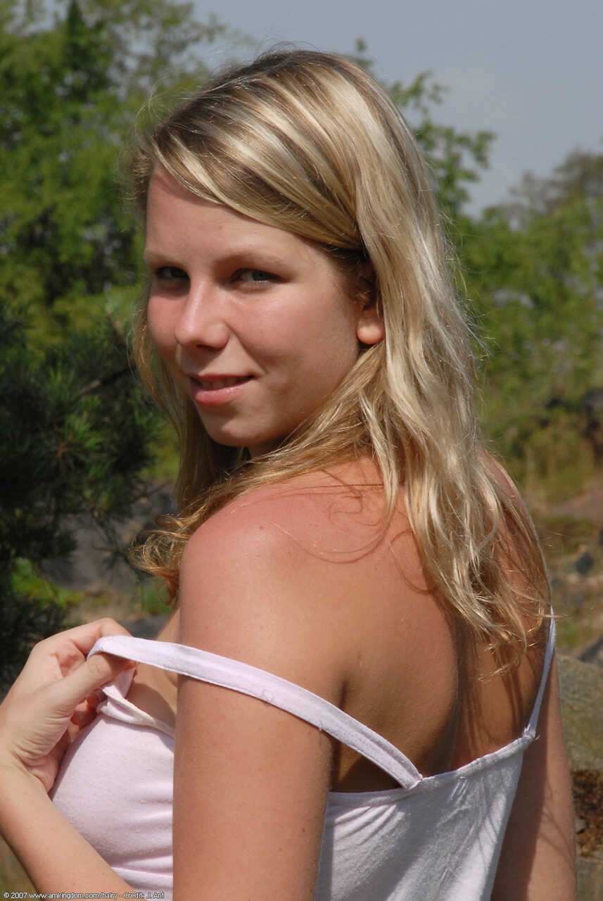 Blonde Babe Susie's Hairy Porn Adventure in the Great Outdoors - Susie