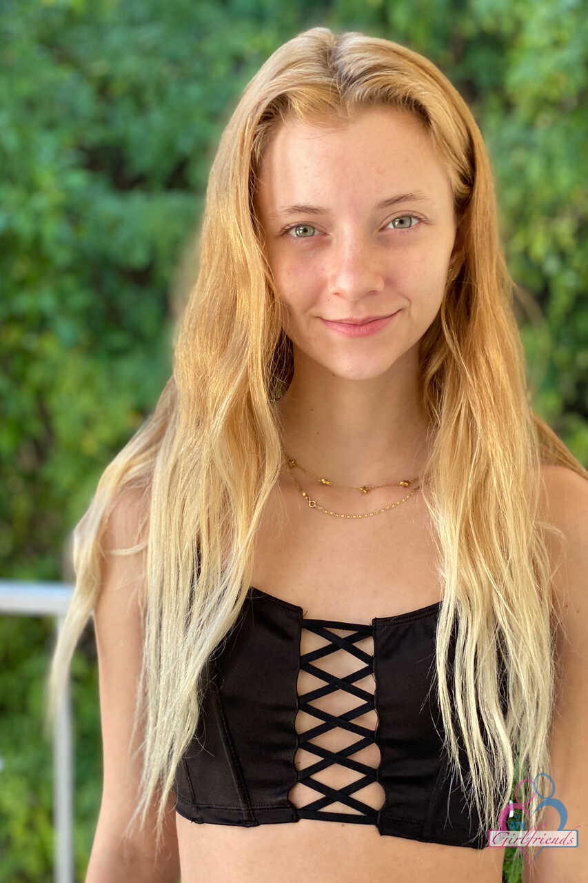 Skinny and Stacked: Riley Star's Meaty Muff Showcase - Riley Star