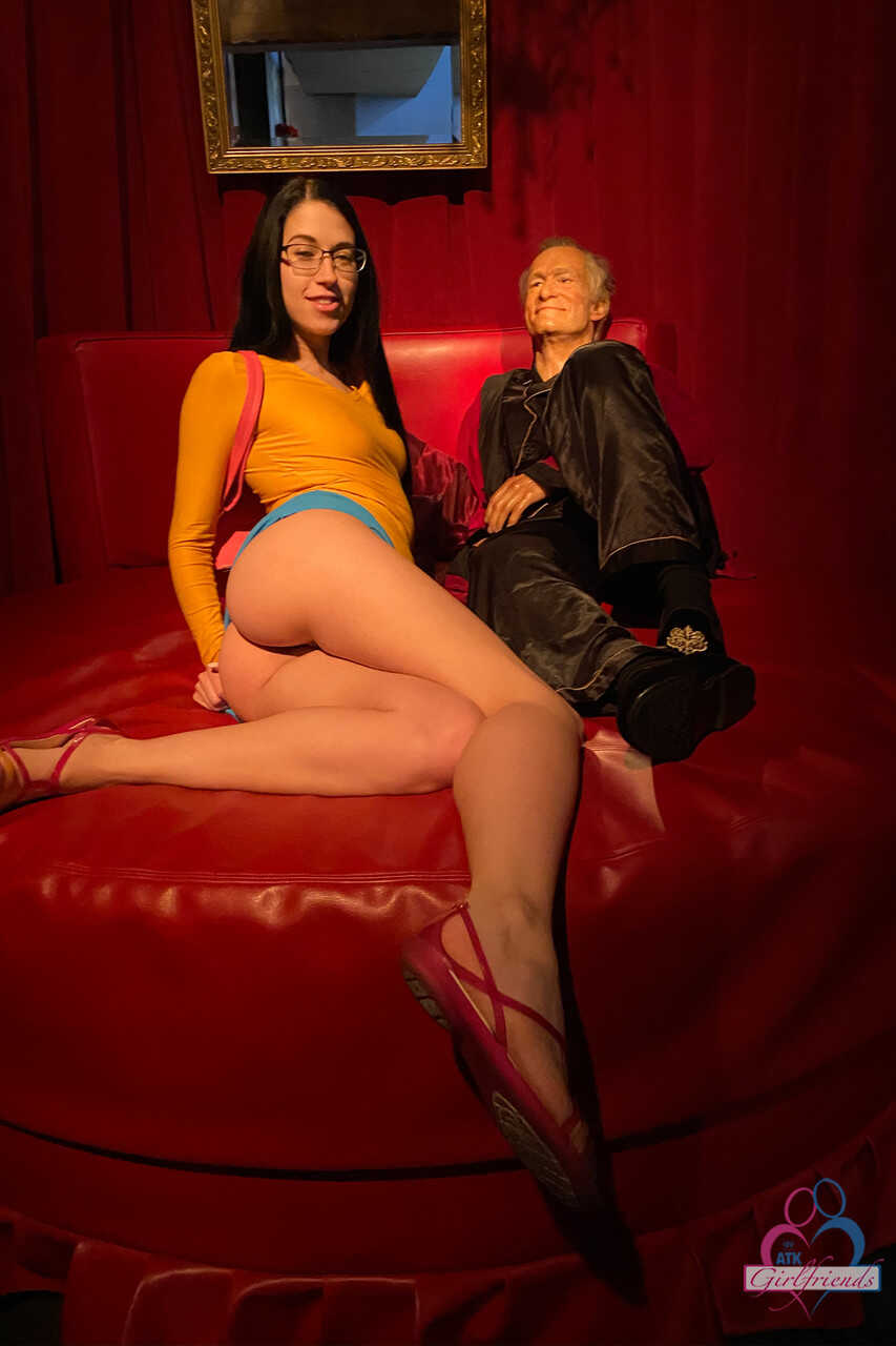Eyeful of Anal: Alex Coal's Glasses-clad Girlfriend Shows Off Her Big Ass and Juicy Love Holes - Alex Coal
