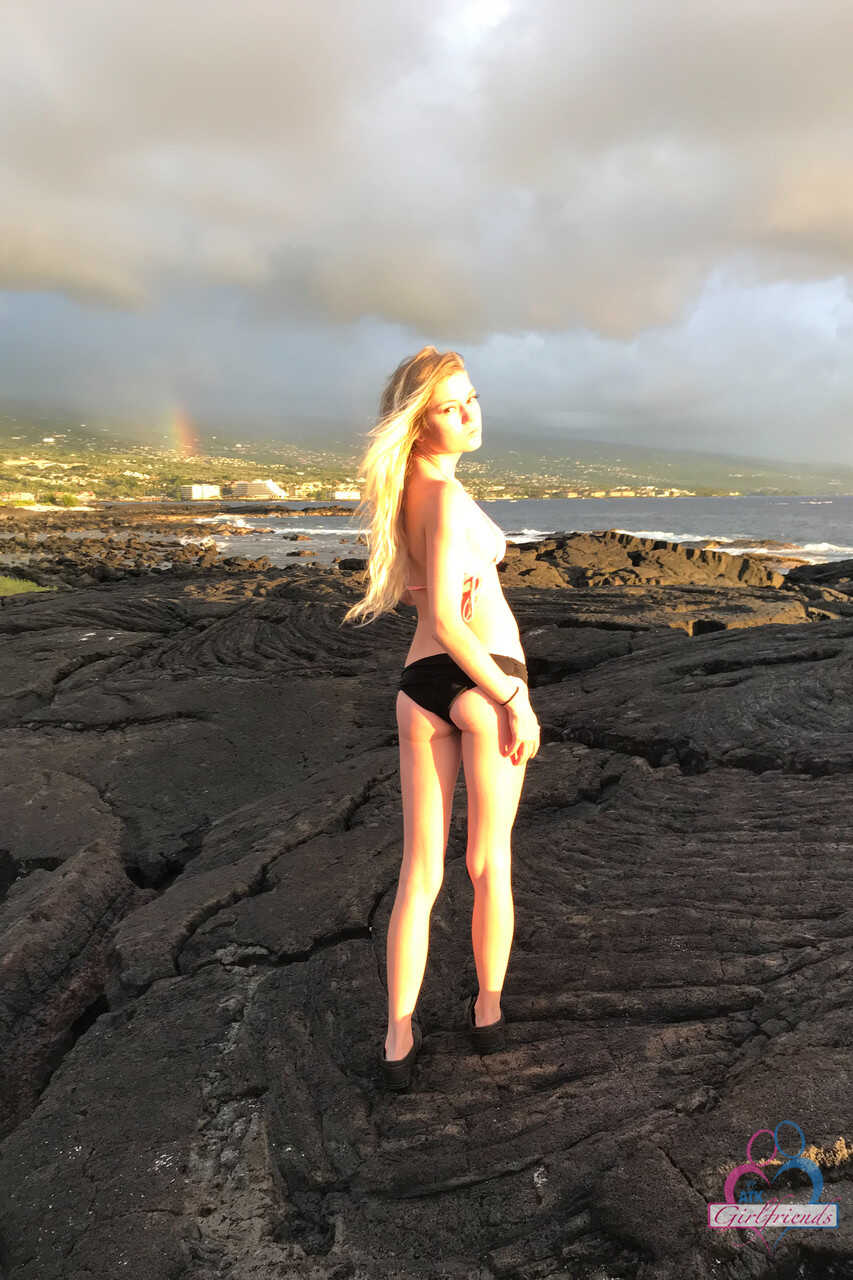 Chloe Foster's Sexy Amateur Vacation on the Beach with Her Petite Blonde Teen Body - Chloe Foster