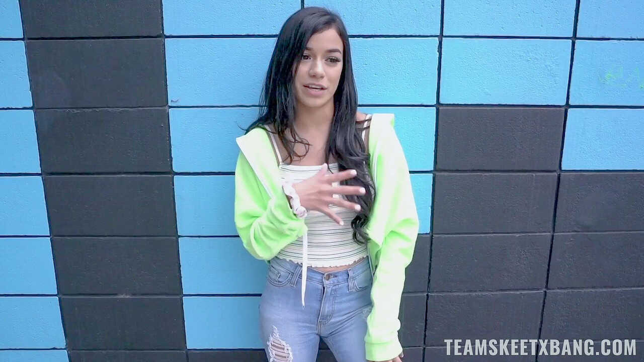 Savannah's Behind the Scenes Hardcore Blowjob and Cumshot - Jay, Savannah Sixx