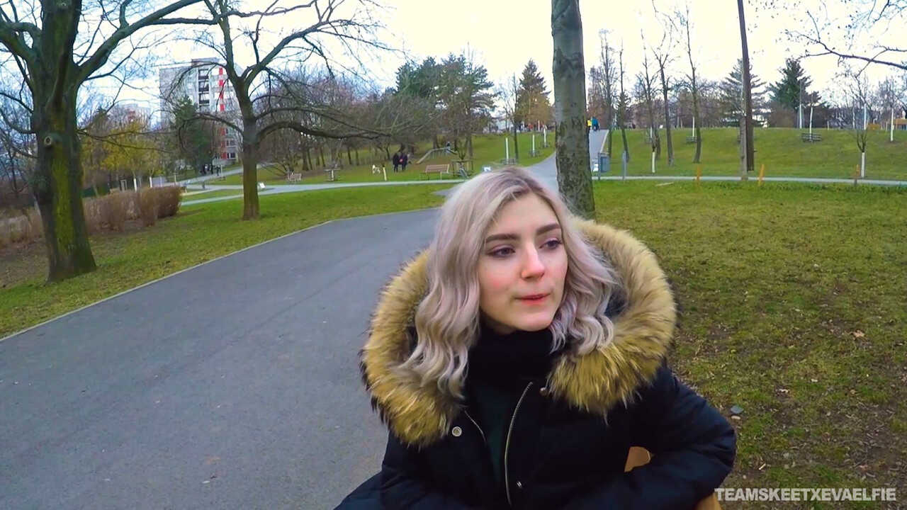 Public Blowjob with the Blonde Eva Elfie