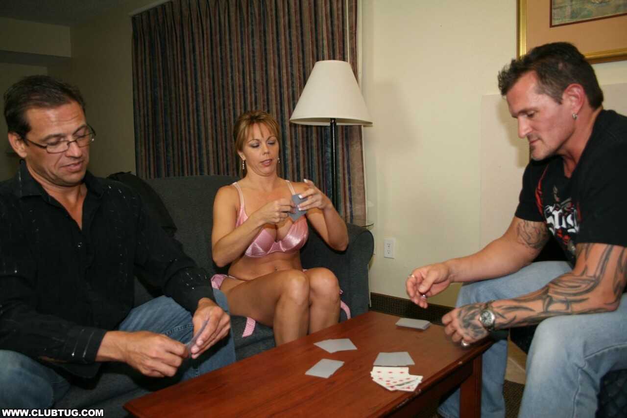 Handjob Whisperer: Amber Bach's Poker Tips for Big Breasts