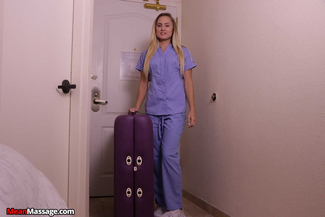 Innocent Avalon Heart Strips Naked in the Hotel Room and Gives an Oral Delight to Her Client - 