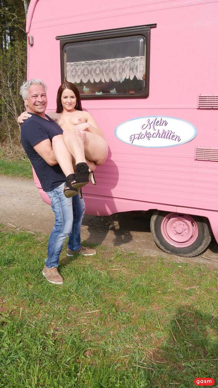 Ruca's Naughty Adventure with an Older Man in a Shaggin' Wagon: Emma Secret Gets Seduced & Rammed, Cum on St...