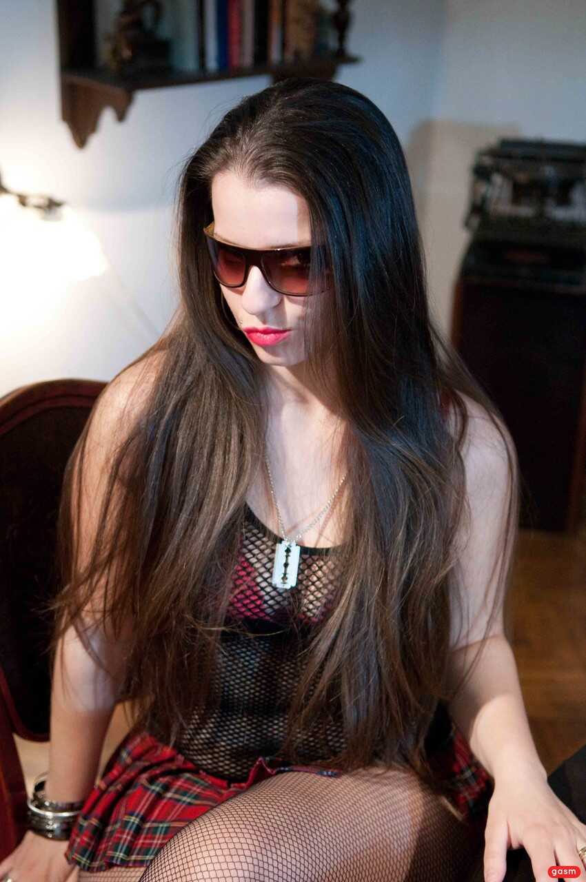 Tamed by a Dominant Dame: Larissa Gold's Cruel Punishment for Her Sissy Sub - LARISSA GOLD