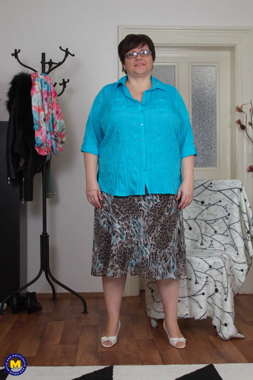 Mature Felicia W's Saggy Breasts Lead to Self-Loving Pleasure - Felicia W