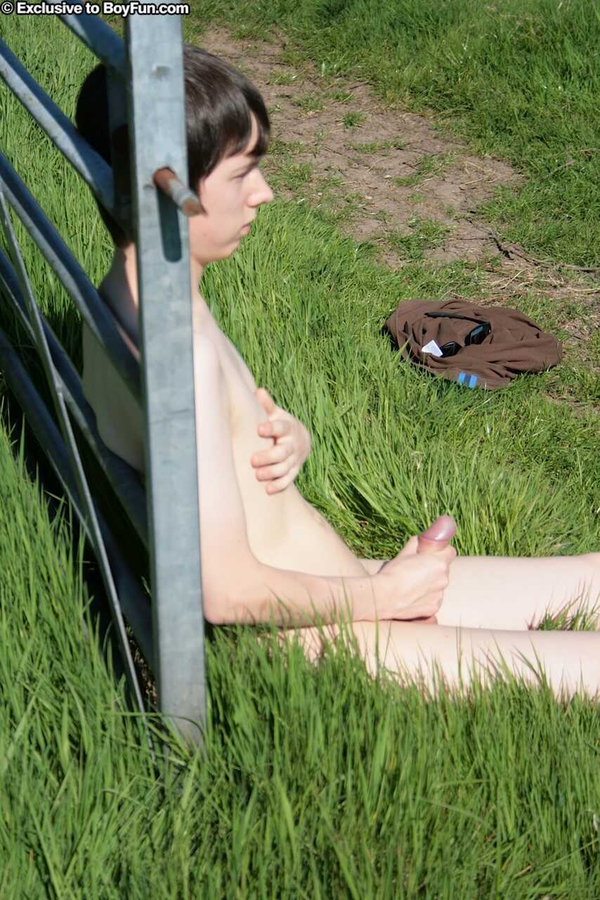 Skinny twink Matt Steel jerks his yummy dick until he ejaculates outdoors Cumming in the great outdoors!